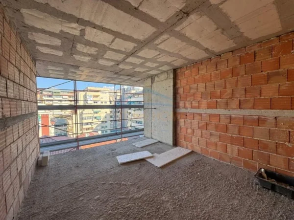 Tirane, shitet apartament duplex 4+1 Kati 4, 229 m² 570.000 € (Komuna e Parisit , White Tower)