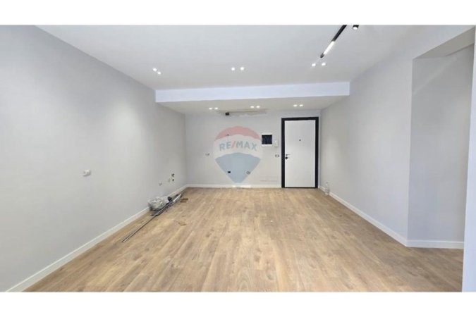 Tirane, shitet apartament 1+1+Ballkon , 76 m² 135.000 € 