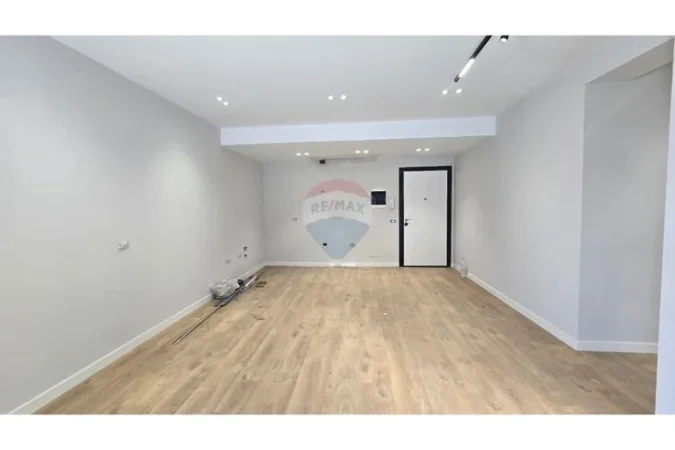 Tirane, shitet apartament 1+1+Ballkon , 76 m² 135.000 € 