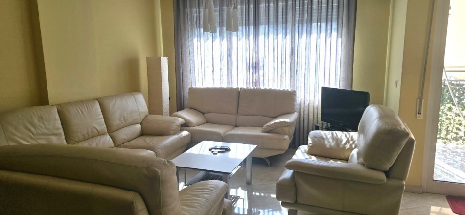 Jepet me Qira Apartament 3+1+2+ 2 Poste Parkimi tek 21 Djetori 800 Euro/muaj