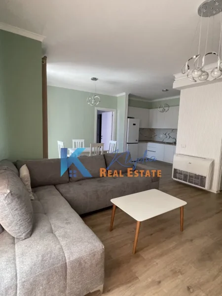 Tirane, jap me qera apartament 2+1+Ballkon Kati 4, 100 m² 1.200 € (Myslym Shyri, prane shkolles Arben Broci)
