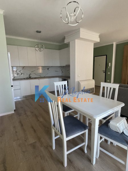 Tirane, jap me qera apartament 2+1+Ballkon Kati 4, 100 m² 1.200 € (Myslym Shyri, prane shkolles Arben Broci)