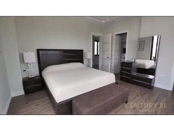 Tirane, jepet me qera Vile 3 Katshe Kati 3, 2.210 m² 10.000 € 