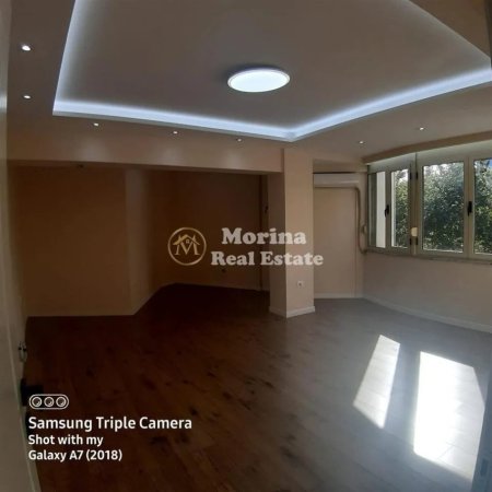 Tirane, jepet me qera ambjent biznesi Kati 2, 80 m² 900 € (Qender, 9 Katshet)