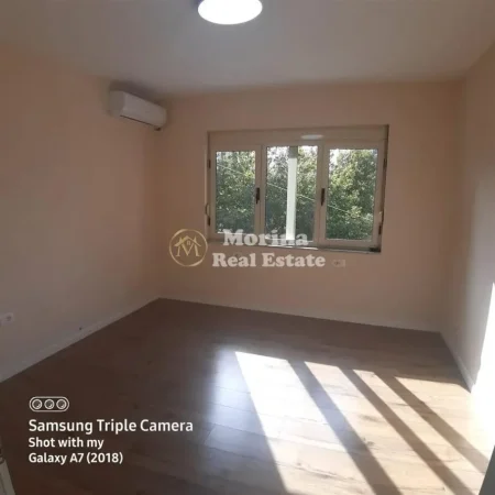 Tirane, jepet me qera ambjent biznesi Kati 2, 80 m² 900 € (Qender, 9 Katshet)