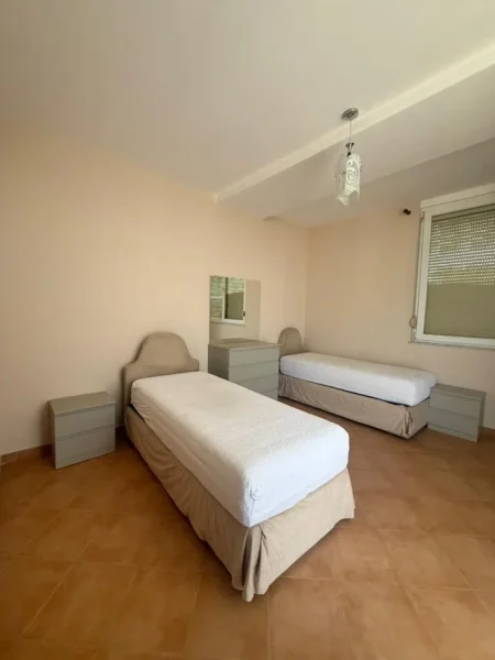 Tirane, jepet me qera apartament 2+1+Ballkon Kati 7, 113 m² 700 € (Jordan Misja)