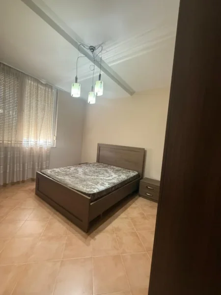 Tirane, jepet me qera apartament 2+1+Ballkon Kati 7, 113 m² 700 € (Jordan Misja)