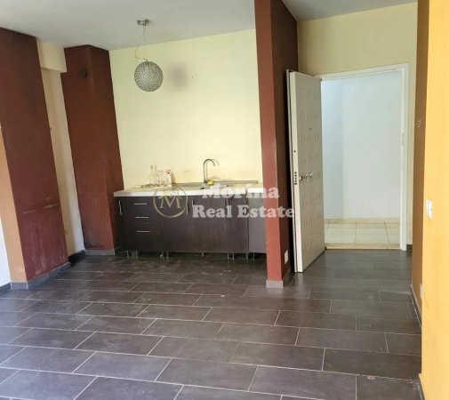 Tirane, jepet me qera apartament 2+1 Kati 1, 102 m² 650 € (Liqeni i Thate)