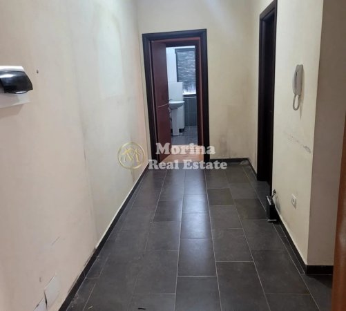 Tirane, jepet me qera apartament 2+1 Kati 1, 102 m² 650 € (Liqeni i Thate)