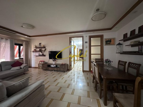 Tirane, jepet me qera apartament 3+1 Kati 2, 120 m² 1.500 € (QENDER)