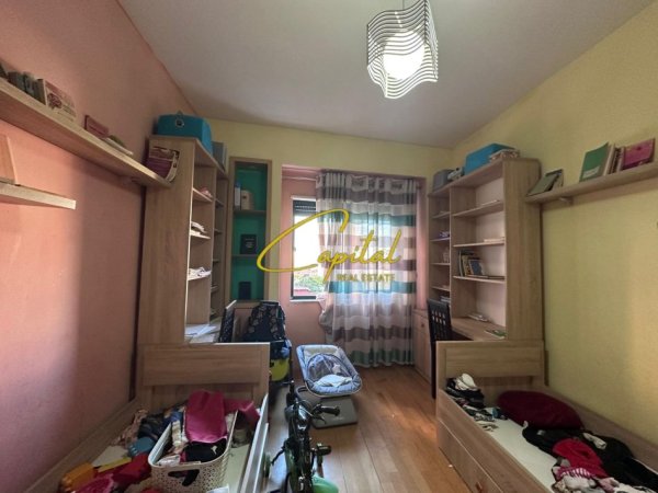 Tirane, jepet me qera apartament 3+1 Kati 2, 120 m² 1.500 € (QENDER)