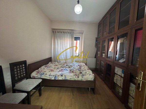Tirane, jepet me qera apartament 3+1 Kati 2, 120 m² 1.500 € (QENDER)