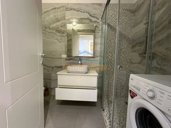 Tirane, jepet me qera apartament 2+1+Ballkon Kati 2, 108 m² 1.000 € (Kompleksi Delijorgji)