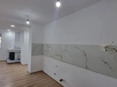 Tirane, shitet apartament 2+1+Ballkon Kati 6, 72 m² 162.000 € (stadiumi dinamo)