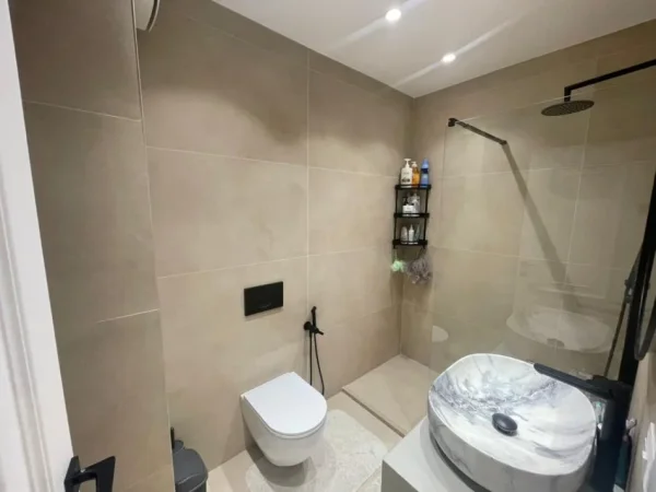 Tirane, shitet apartament 2+1+Ballkon Kati 5, 98 m² 225.000 € (Jordan Misja)