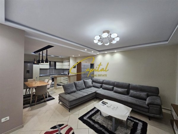 Tirane, jepet me qera apartament 2+1 Kati 2, 650 m² 650 € (LIQENI I THATE)