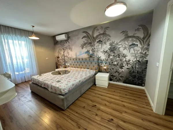 Tirane, jepet me qera apartament 2+1 Kati 2, 109 m² 1.000 € (kompleksi Delijorgji)