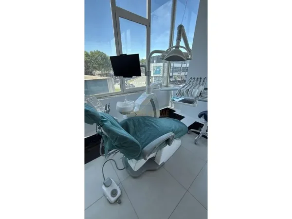 Tirane, shitet Biznesi 'Klinikë dentare',  Kati 2, 90 m² 50.000 € (INSTITUT)