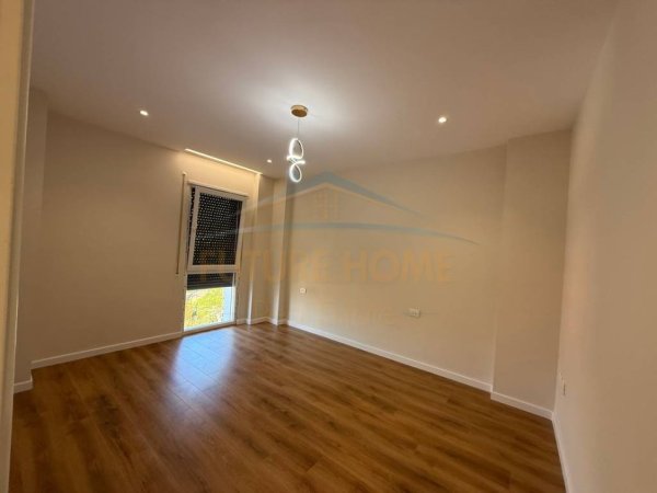 Tirane, shitet apartament 2+1 Kati 5, 119 m² 185.000 € (Stacioni i Trenit)