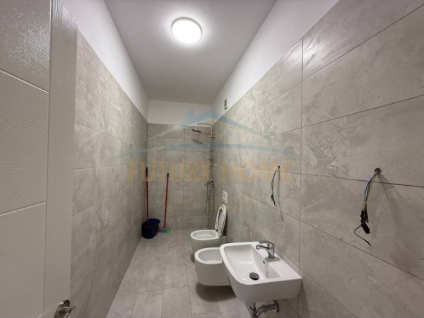 Tirane, shitet apartament 2+1 Kati 5, 119 m² 185.000 € (Stacioni i Trenit)