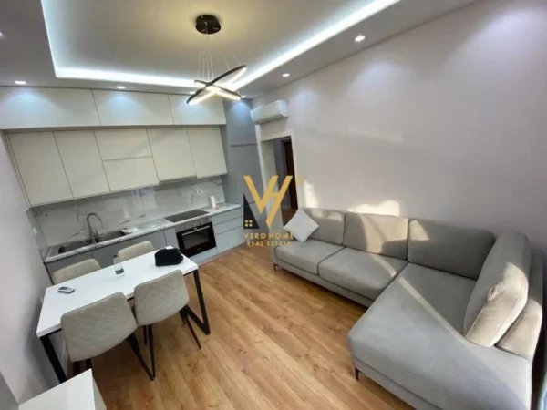 Tirane, jepet me qera apartament 2+1+Ballkon Kati 4, 70 m² 680 € (MYSLYM SHYRI)