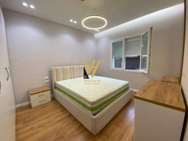 Tirane, jepet me qera apartament 2+1+Ballkon Kati 4, 70 m² 680 € (MYSLYM SHYRI)