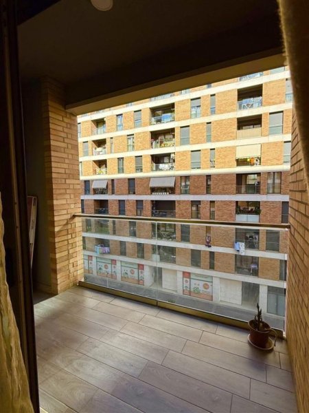 Tirane, jepet me qera apartament 2+1+Ballkon Kati 6, 95 m² 750 € (Fiori di Bosko)