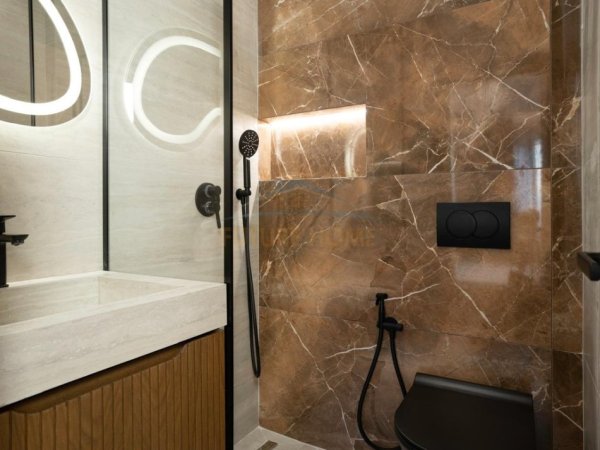 Tirane, shitet apartament 2+1 Kati 2, 104 m² 210.000 € (UNAZA E RE, TIRANE)