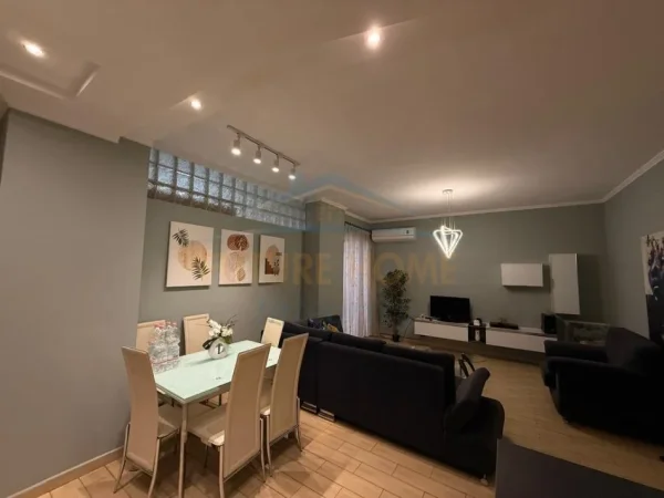 Tirane, shitet apartament 2+1+Ballkon Kati 4, 85 m² 219.000 € (PAZARI I RI)