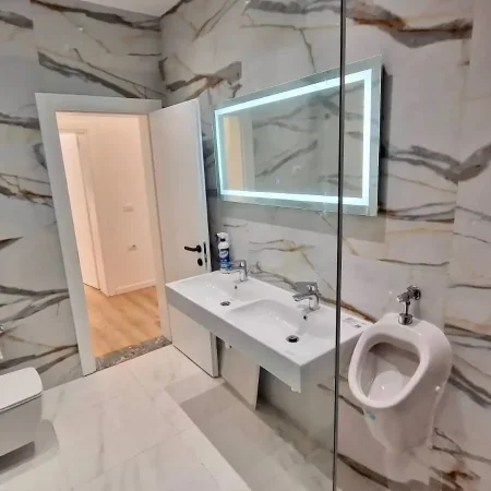 Tirane, jepet me qera apartament 1+1 Kati 2, 910 € 