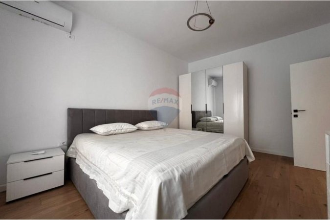 Tirane, jepet me qera apartament 1+1+Ballkon Kati 4, 70 m² 850 € (Garda)