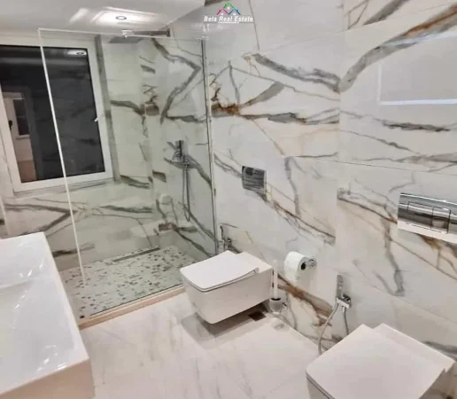 Tirane, jepet me qera zyre Kati 2, 120 m² 900 € (prane Kafe Flora,)