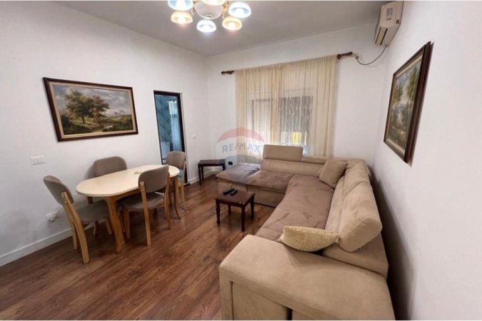 Tirane, jepet me qera apartament 2+1 Kati 2, 86 m² 650 € (Rruga Mine Peza)