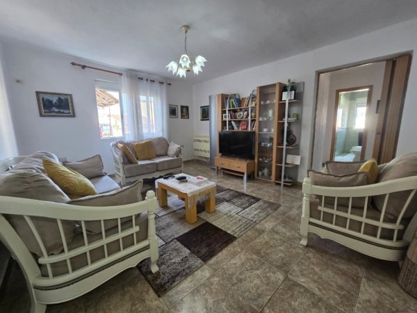 Tirane, shitet 3+1 , 100 m² 140.000 € (Brryli)