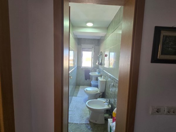Tirane, shitet 3+1 , 100 m² 140.000 € (Brryli)