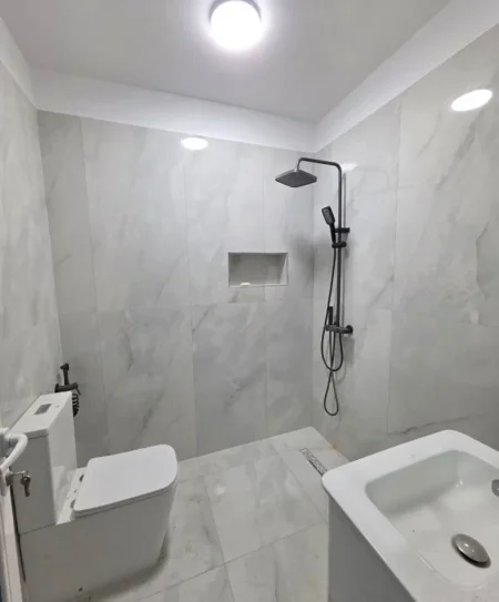 Shqiperi, jepet me qera 1+1+Ballkon Kati 3, 1.200 € (Prane Prokurorise, Tirane)