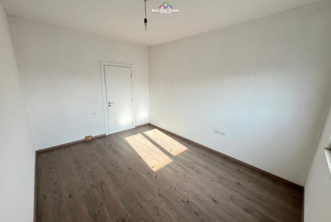 Tirane, jepet me qera zyre Kati 7, 105 m² 550 € (prane UET)