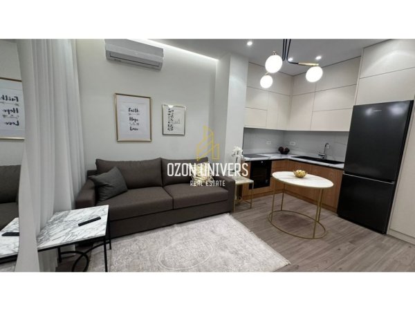 Tirane, jepet me qera apartament 1+1+Ballkon Kati 8, 50 m² 620 € (Rruga Karl Gega Tirana, Albania)