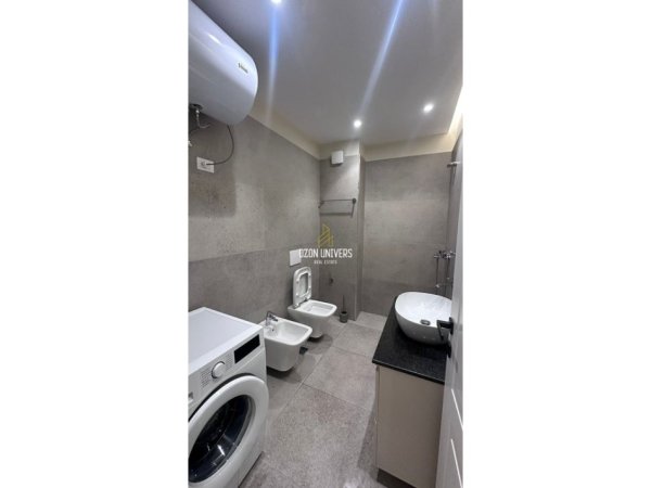 Tirane, jepet me qera apartament 1+1+Ballkon Kati 8, 50 m² 620 € (Rruga Karl Gega Tirana, Albania)