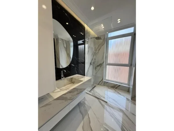 Tirane, shitet apartament 3+1 Kati 5, 168 m² 420.000 € 