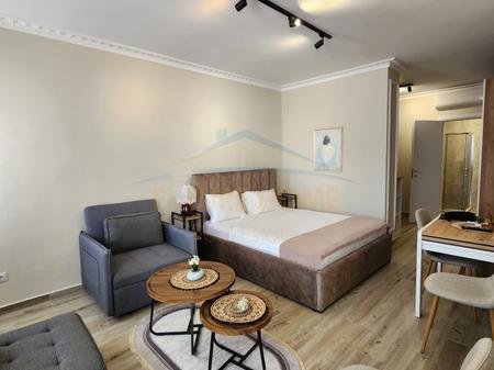 Durres, jepet me qera garsonier Kati 5, 310 € 