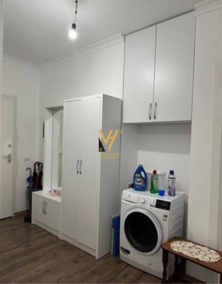Tirane, shitet apartament 2+1+Ballkon Kati 5, 90 m² 180.000 € (KINOSTUDIO)