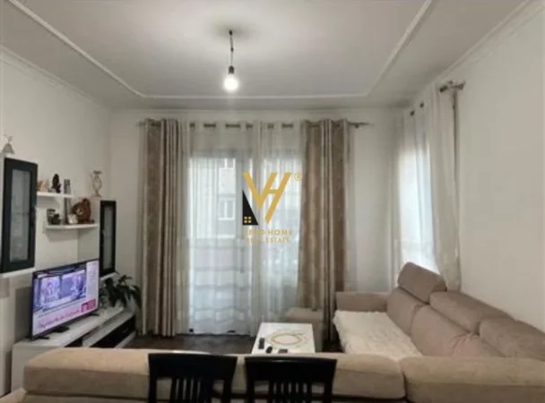 Tirane, shitet apartament 2+1+Ballkon Kati 5, 90 m² 180.000 € (KINOSTUDIO)