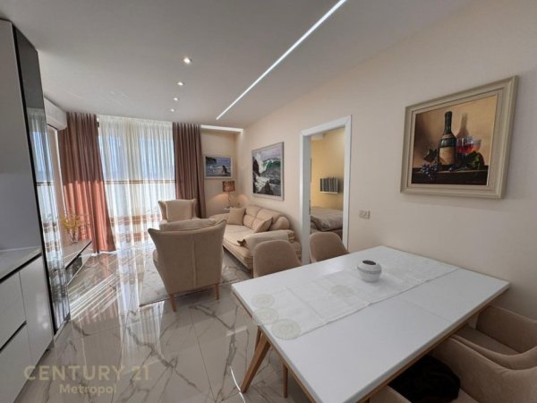 Tirane, jepet me qera apartament 2+1 Kati 12, 103 m² 1.500 € (Golden Tower)
