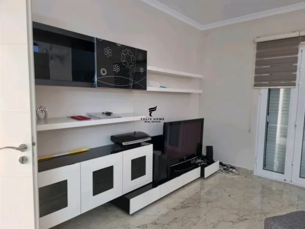 Tirane, jepet me qera Vile 2 Katshe , 750 m² 1.500 € (ALI DEMI)