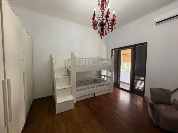 Tirane, jepet me qera apartament 2+1+2  Kati 4, 120 m² 1.200 €