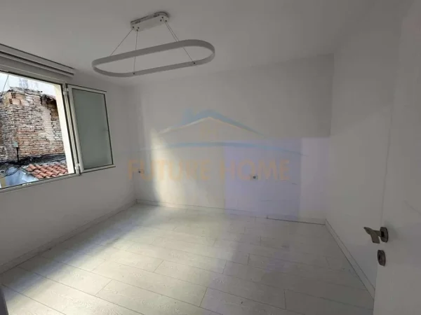 Tirane, jepet me qera apartament 1+1 Kati 0, 51 m² 650 € 