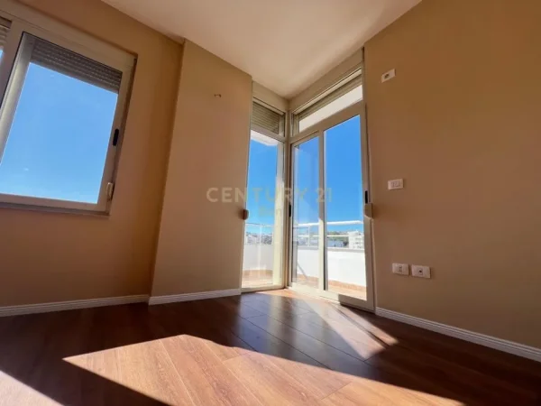 Durres, shitet apartament 2+1+Aneks+Ballkon Kati 9, 115 m² 160.000 € (Drejtoria e Policise Durres)