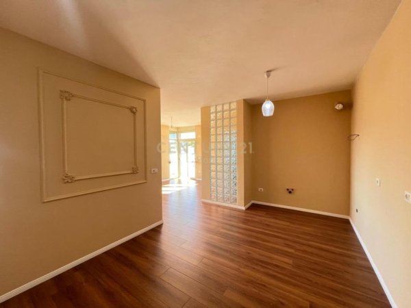 Durres, shitet apartament 2+1+Aneks+Ballkon Kati 9, 115 m² 160.000 € (Drejtoria e Policise Durres)