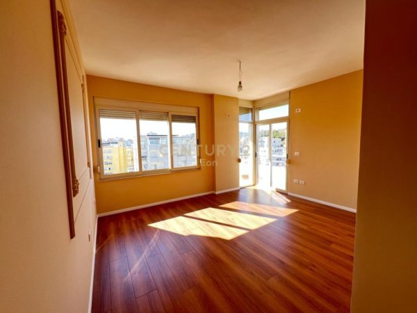 Durres, shitet apartament 2+1+Aneks+Ballkon Kati 9, 115 m² 160.000 € (Drejtoria e Policise Durres)